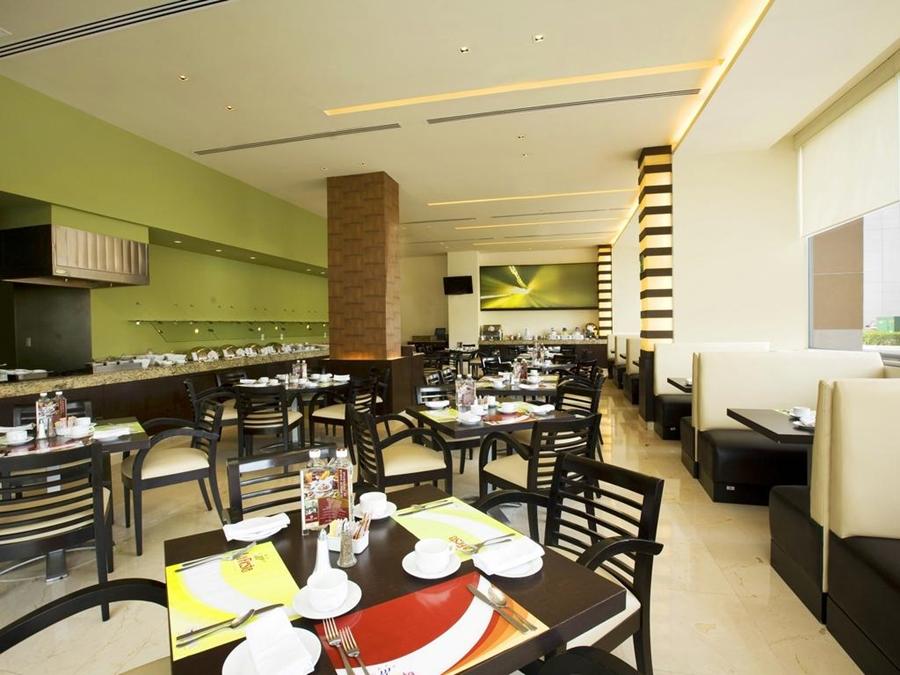 Fiesta Inn Tepic Bagian luar foto