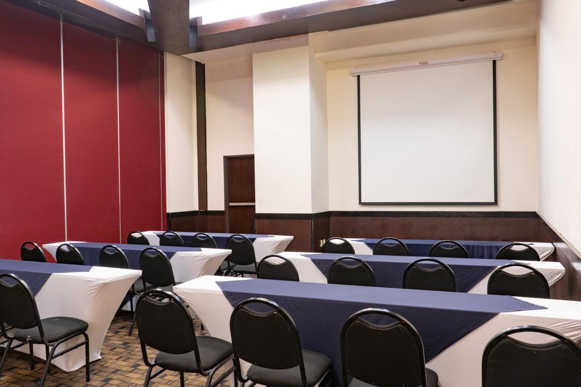 Fiesta Inn Tepic Bagian luar foto