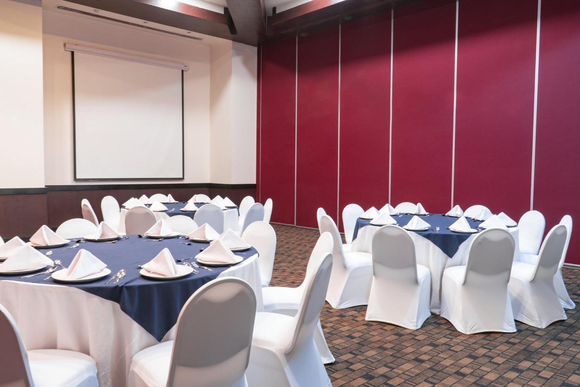 Fiesta Inn Tepic Bagian luar foto