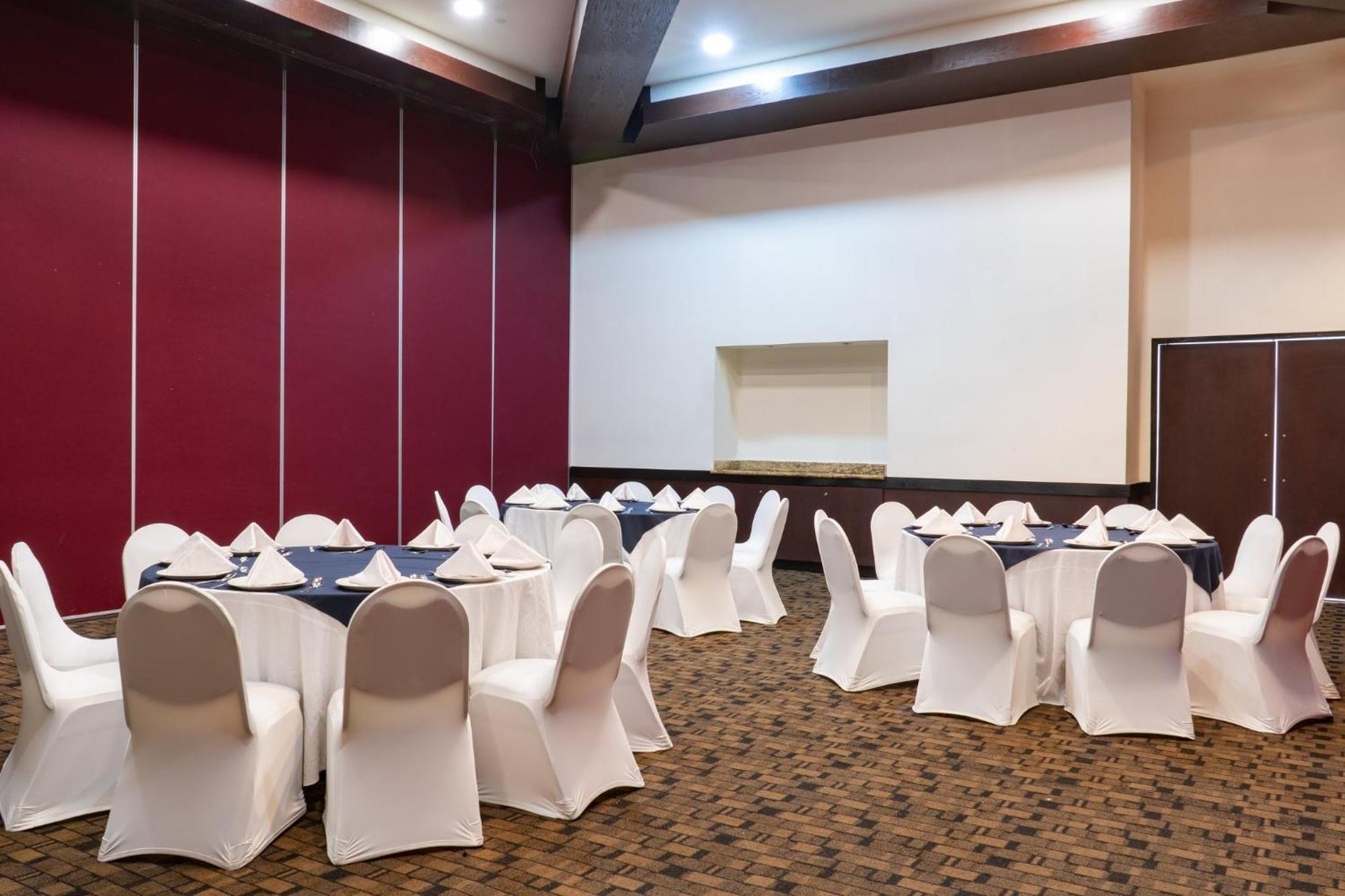 Fiesta Inn Tepic Bagian luar foto